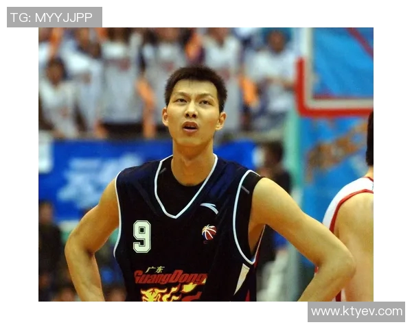 易建联：从篮球场上的传奇到生活中的榜样，探寻他的奋斗与坚持之路